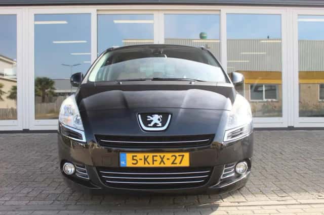 Peugeot 5008 (2013) thumbnail 2