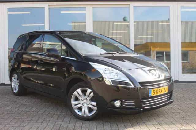 Peugeot 5008 (2013) thumbnail 3