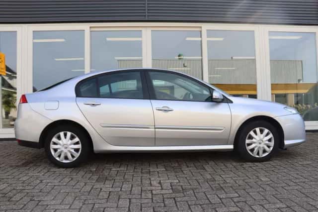 Renault Laguna (2008) thumbnail 4