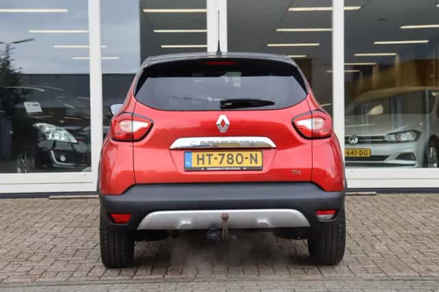 Renault Captur (2016) thumbnail 6