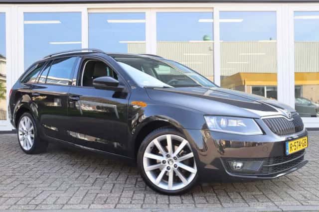 Škoda Octavia (2016) thumbnail 3