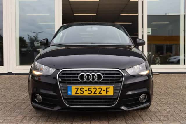 Audi A1 (2010) thumbnail 2