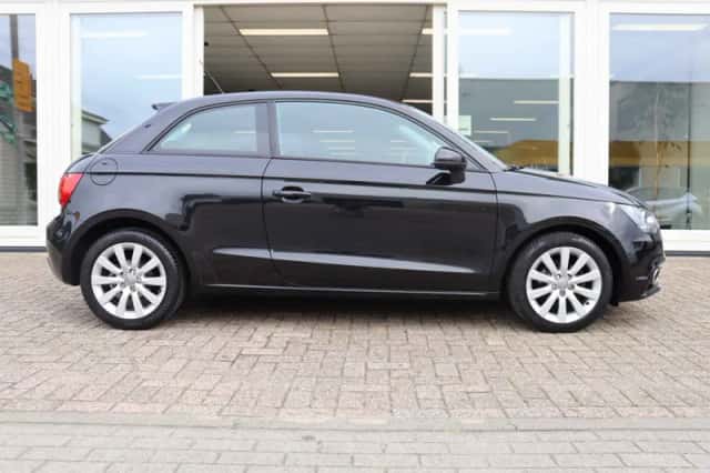 Audi A1 (2010) thumbnail 4