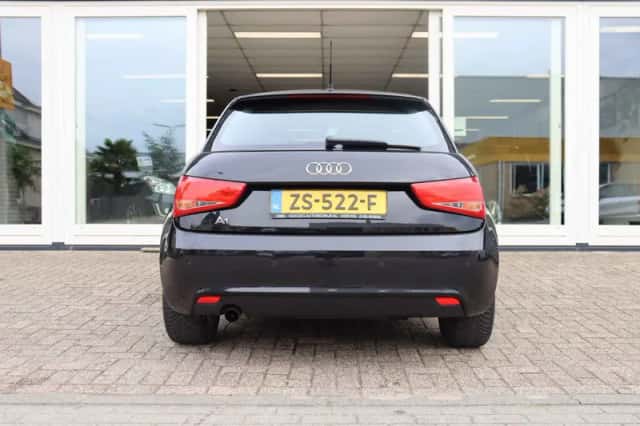 Audi A1 (2010) thumbnail 6