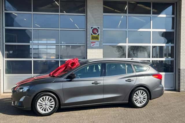 Ford Focus (2019) thumbnail 3