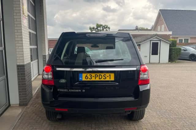 Land Rover Freelander (2011) thumbnail 3