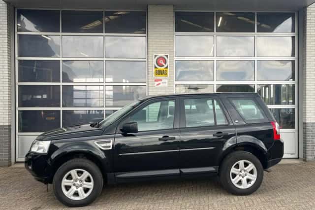 Land Rover Freelander (2011) thumbnail 4