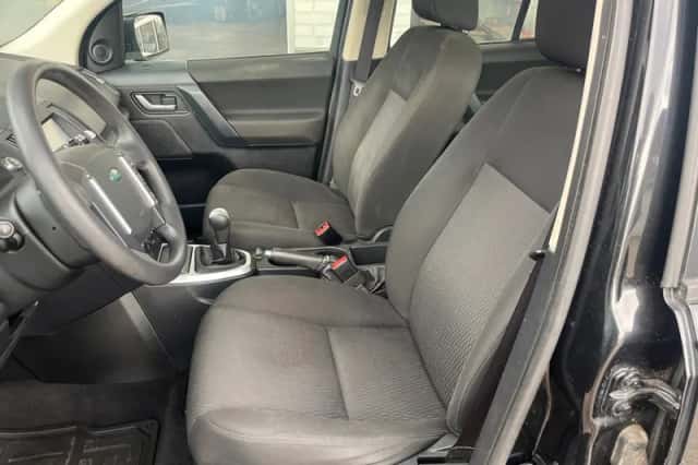 Land Rover Freelander (2011) thumbnail 6