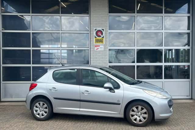 Peugeot 207 (2009) thumbnail 1
