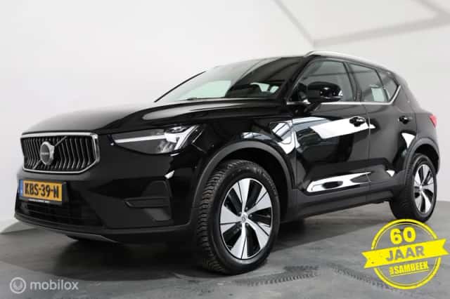 Volvo XC40 (2022) thumbnail 3