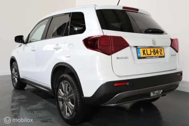 Suzuki Vitara (2019) thumbnail 6