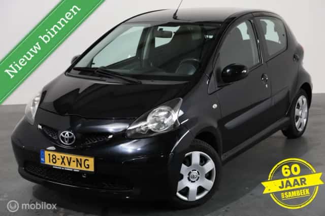Toyota Aygo (2007) thumbnail 2