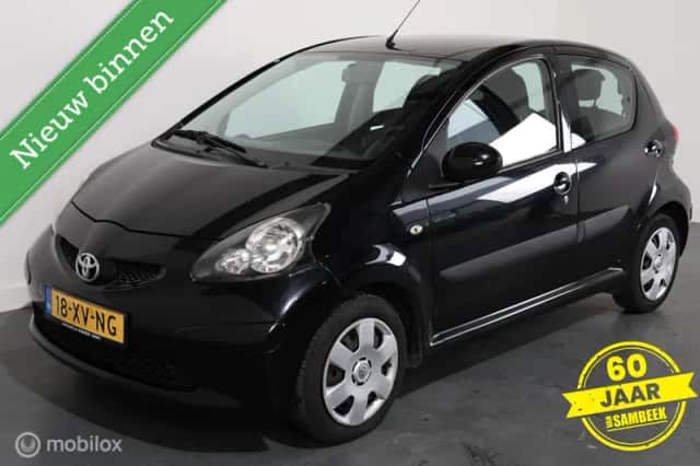 Toyota Aygo (2007) thumbnail 3