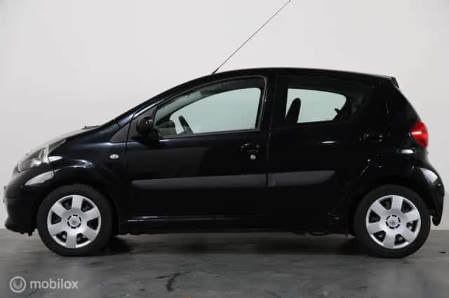 Toyota Aygo (2007) thumbnail 5