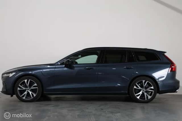 Volvo V60 (2021) thumbnail 4
