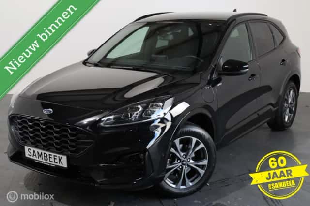 Ford Kuga (2023) thumbnail 2