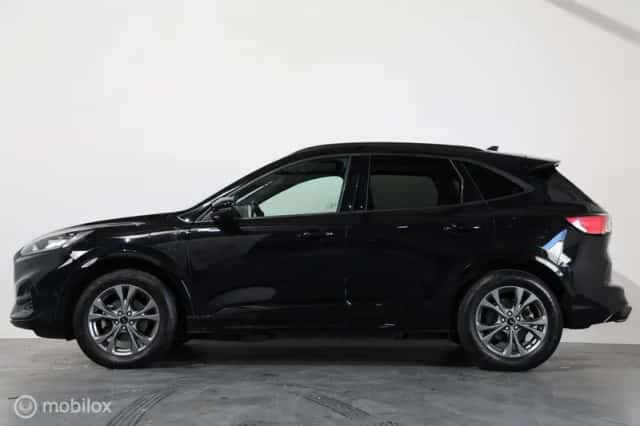 Ford Kuga (2023) thumbnail 4