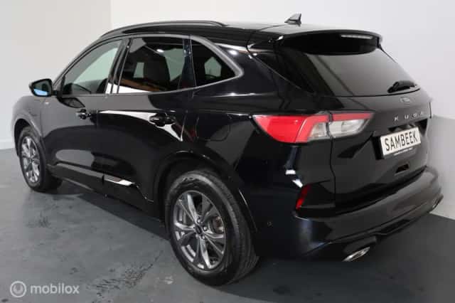 Ford Kuga (2023) thumbnail 5