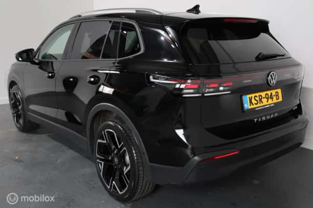 Volkswagen Tiguan (2025) thumbnail 5