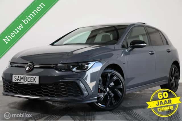 Volkswagen Golf (2022) thumbnail 1