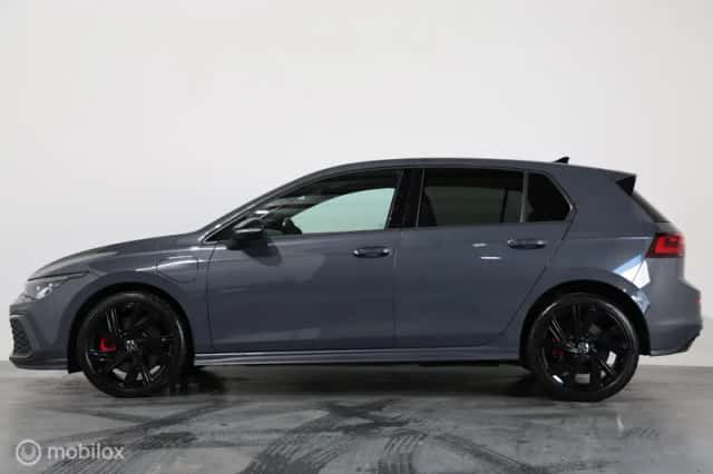Volkswagen Golf (2022) thumbnail 4