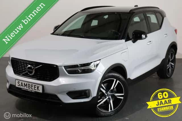 Volvo XC40 (2021) thumbnail 2