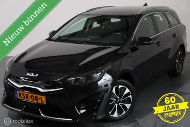 Kia Ceed (2023) thumbnail 2