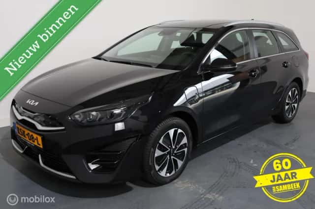 Kia Ceed (2023) thumbnail 3