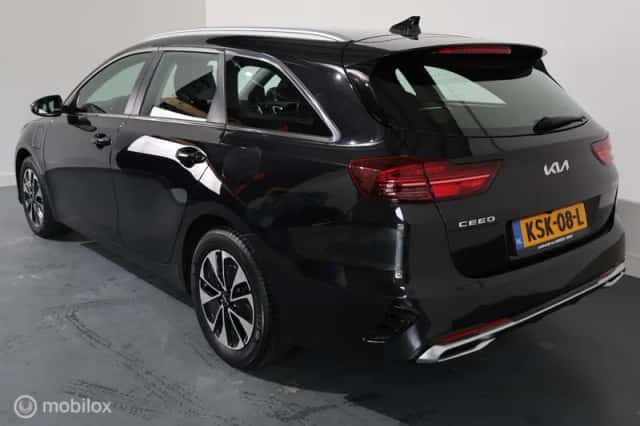 Kia Ceed (2023) thumbnail 6