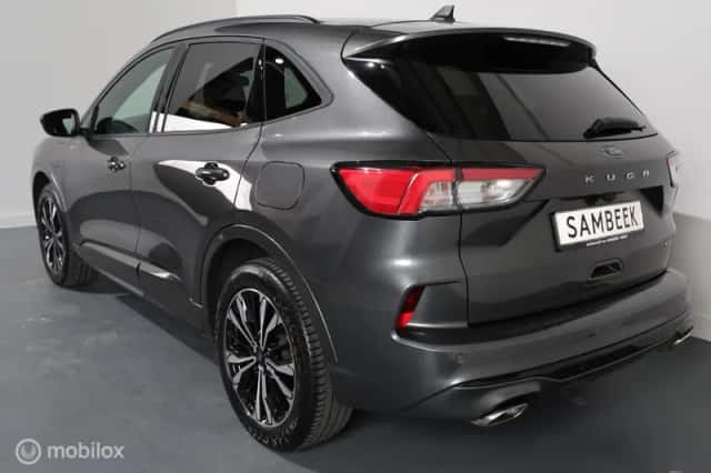 Ford Kuga (2022) thumbnail 5