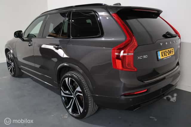 Volvo XC90 (2023) thumbnail 5
