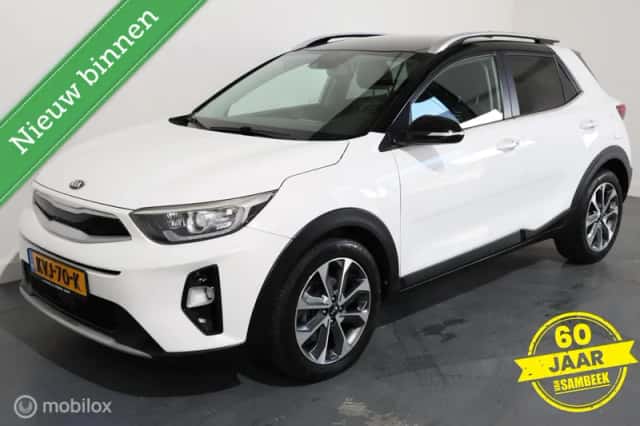 Kia Stonic (2018) thumbnail 3