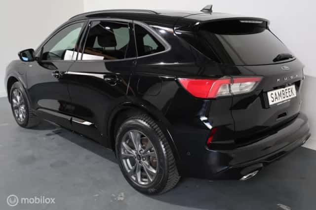 Ford Kuga (2023) thumbnail 5