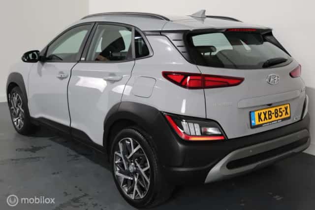 Hyundai Kona (2021) thumbnail 5