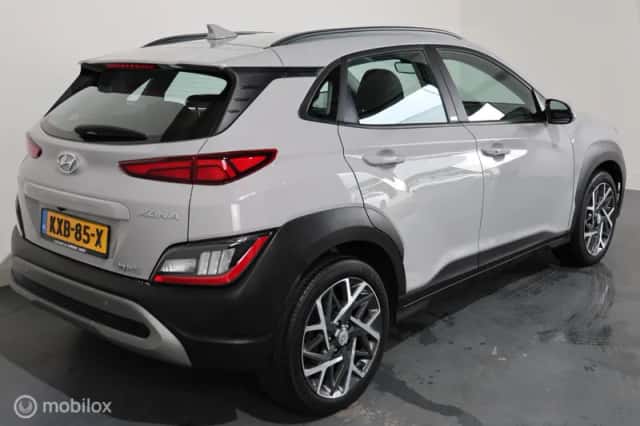 Hyundai Kona (2021) thumbnail 6
