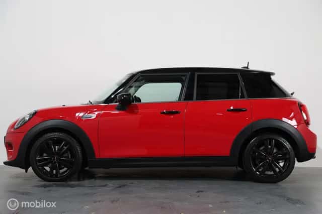 MINI Cooper (2021) thumbnail 4