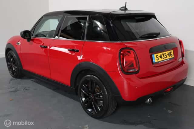 MINI Cooper (2021) thumbnail 5