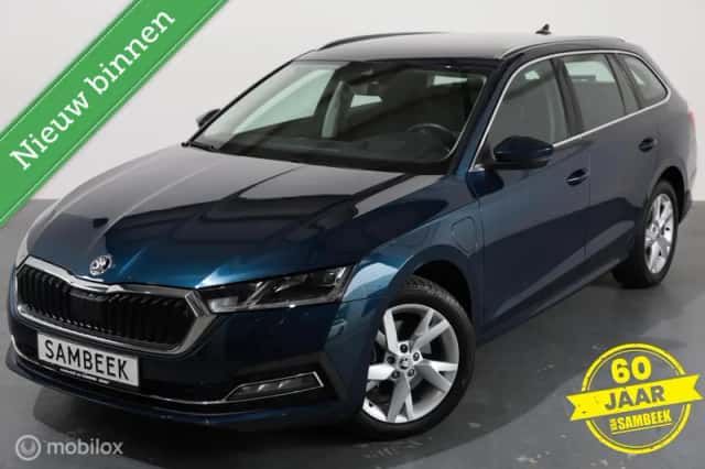 Škoda Octavia (2023) thumbnail 2