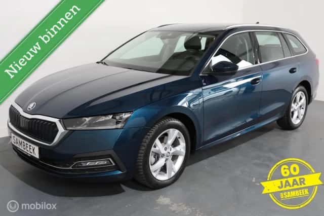 Škoda Octavia (2023) thumbnail 3
