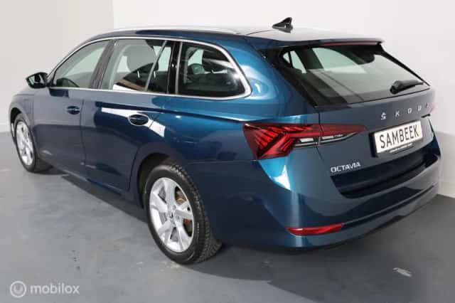 Škoda Octavia (2023) thumbnail 5