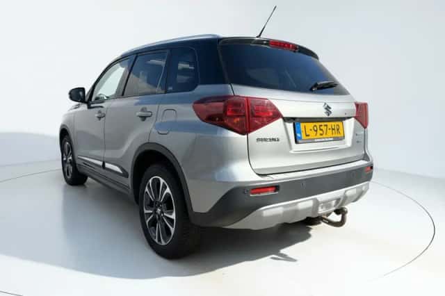 Suzuki Vitara (2021) thumbnail 5