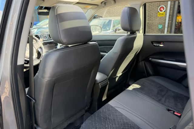 Suzuki Vitara (2021) thumbnail 6