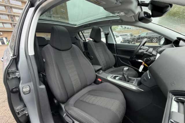 Peugeot 308 (2016) thumbnail 6