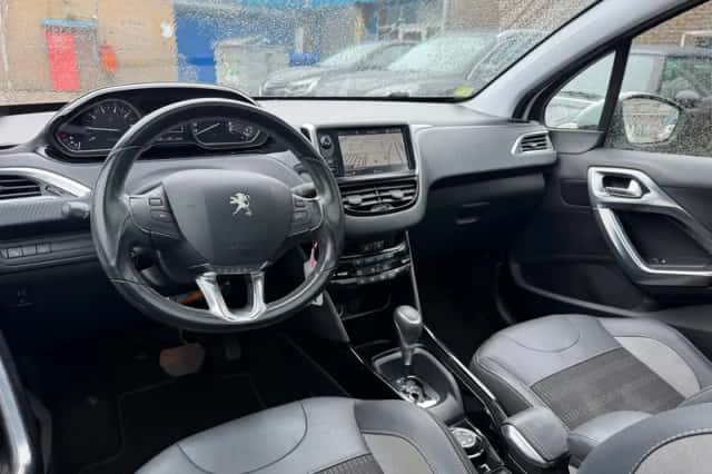 Peugeot 2008 (2018) thumbnail 2