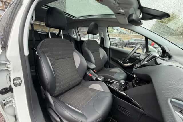 Peugeot 2008 (2018) thumbnail 6