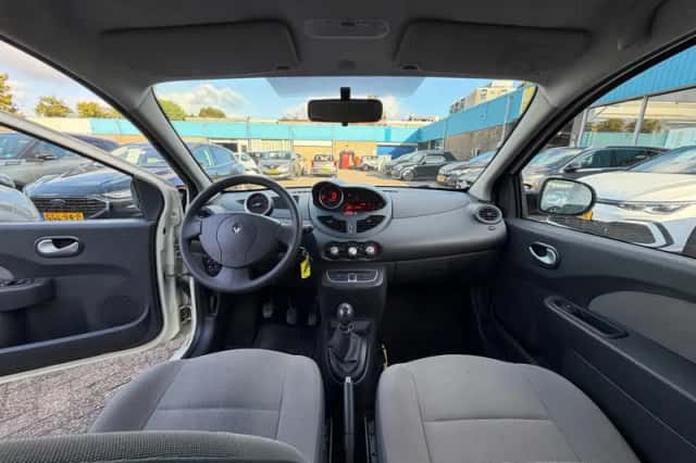 Renault Twingo (2011) thumbnail 2