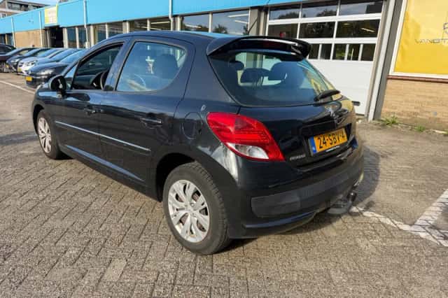Peugeot 207 (2011) thumbnail 5