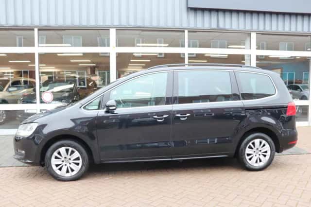 Volkswagen Sharan (2010) thumbnail 2