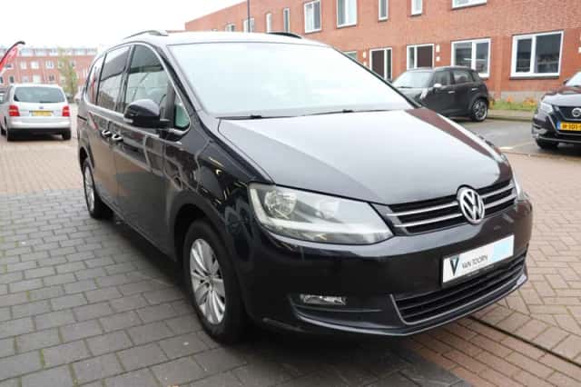 Volkswagen Sharan (2010) thumbnail 6