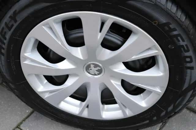 Peugeot 208 (2017) thumbnail 2